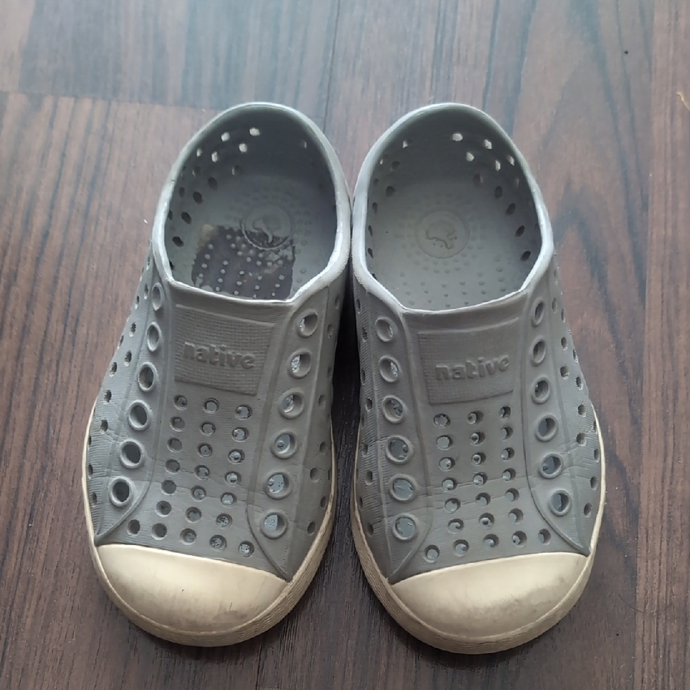 Native Kids Gray Water Shoes